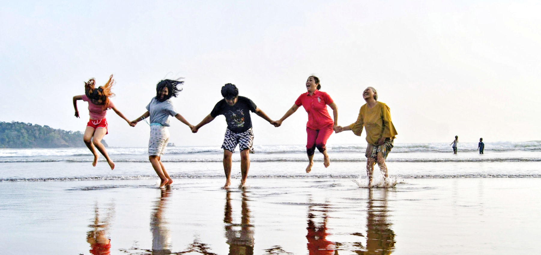 202610_compatible_friendsbeach_cropscale